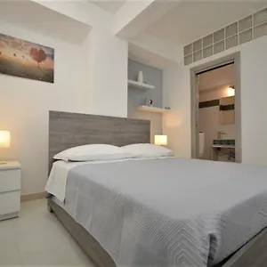 Aparthotel Madagi Beachfront, Pozzallo